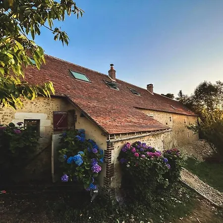 Hébergement de vacances 1850 Longhouse In The Villages Of Perche *
